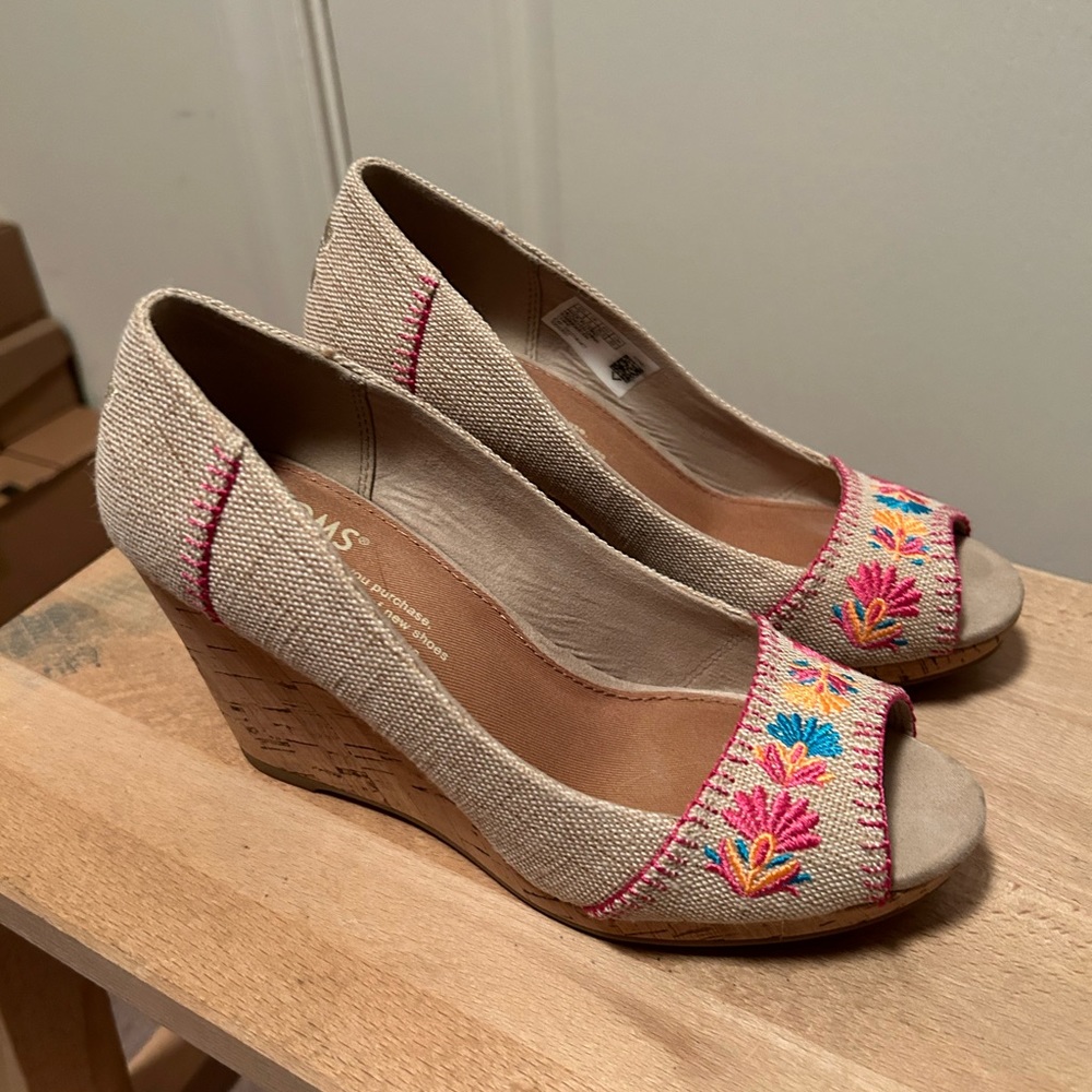 TOMS espadrille wedges size 5